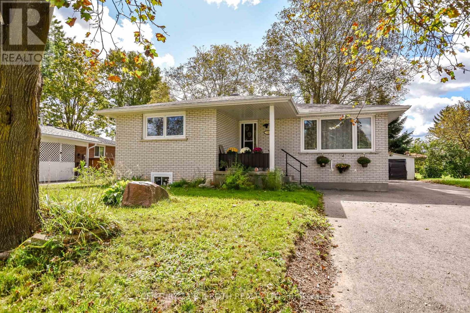 5 EAST GATE, Barrie (Grove East) — photo 1