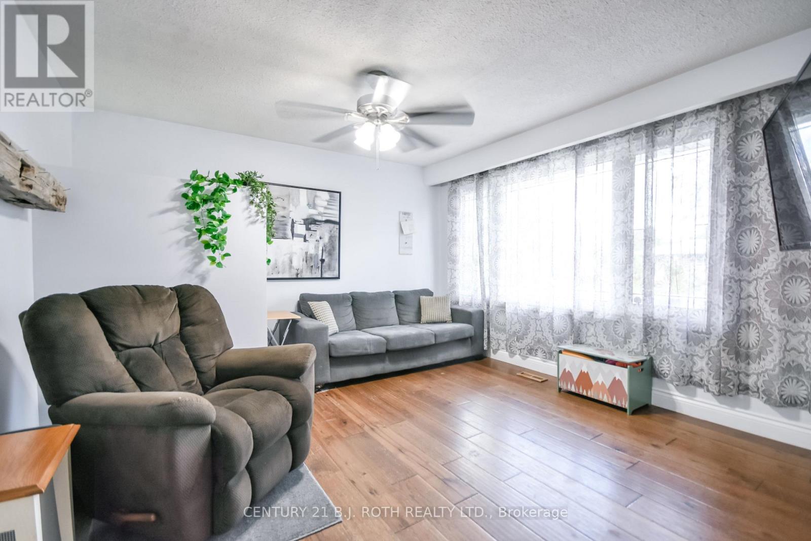 5 EAST GATE, Barrie (Grove East) — photo 4