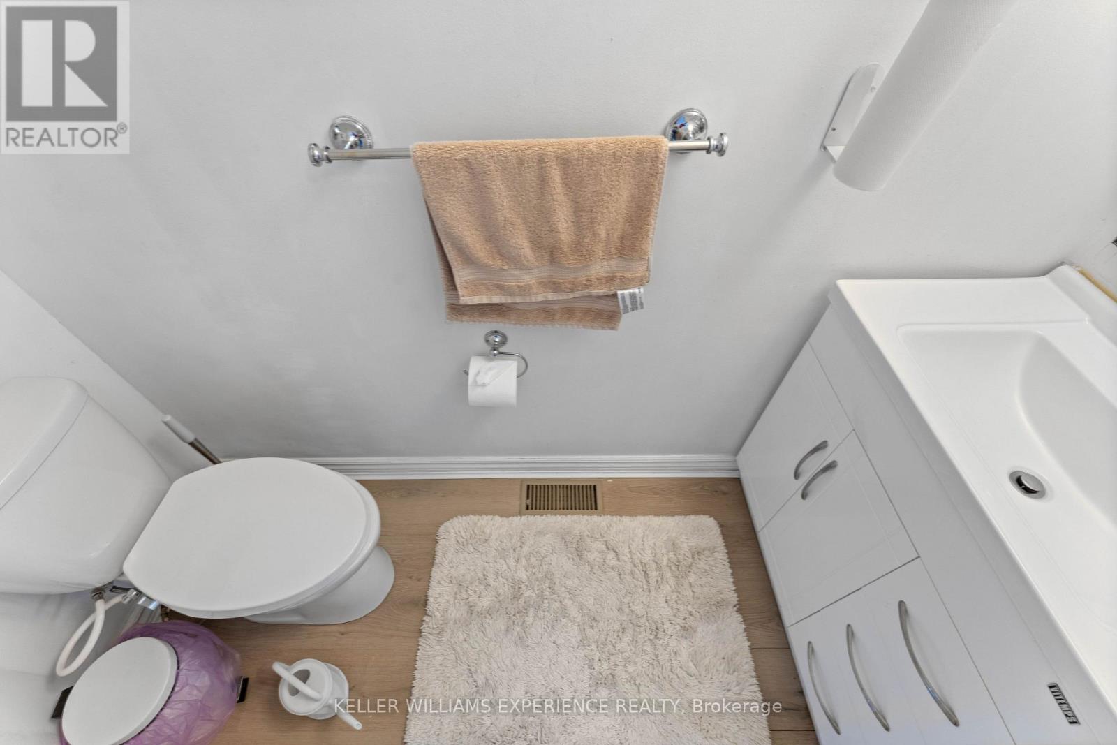 250 FERNDALE DRIVE S - Image 11