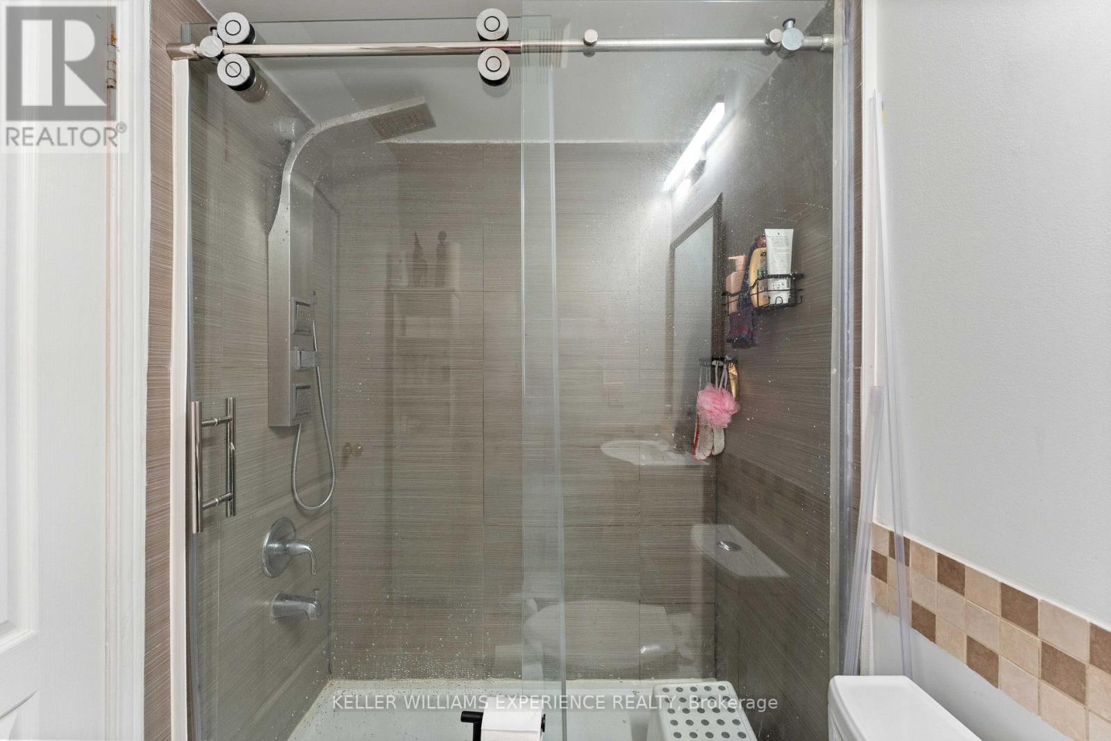 250 FERNDALE DRIVE S - Image 20