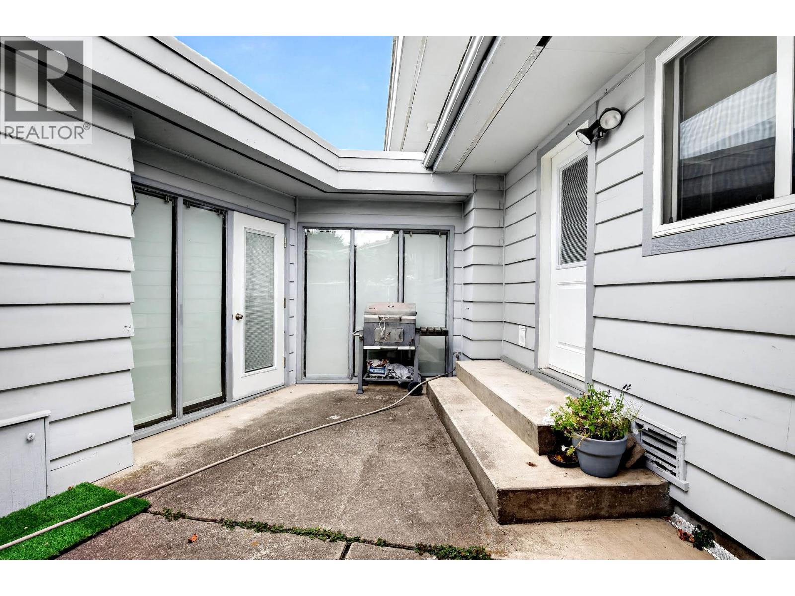 1705 KNOLLWOOD Crescent - 85
