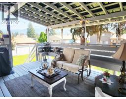 275 10th Avenue, Montrose, BC V0G1P0 Photo 38