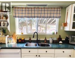 275 10th Avenue, Montrose, BC V0G1P0 Photo 14
