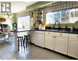 275 10th Avenue, Montrose, BC V0G1P0 Photo 13