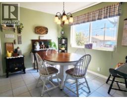275 10th Avenue, Montrose, BC V0G1P0 Photo 19