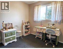 275 10th Avenue, Montrose, BC V0G1P0 Photo 29