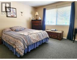 275 10th Avenue, Montrose, BC V0G1P0 Photo 25