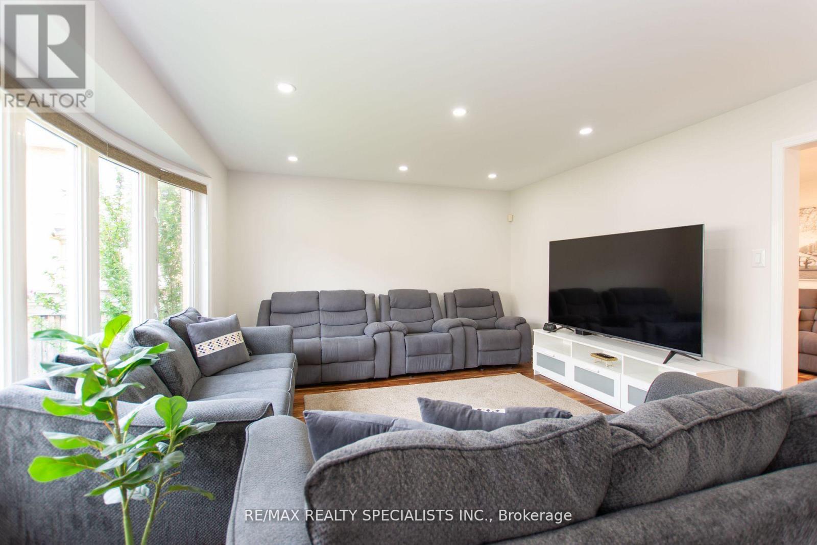 929 PHILBROOK DRIVE, Milton (CO Coates) — photo 9