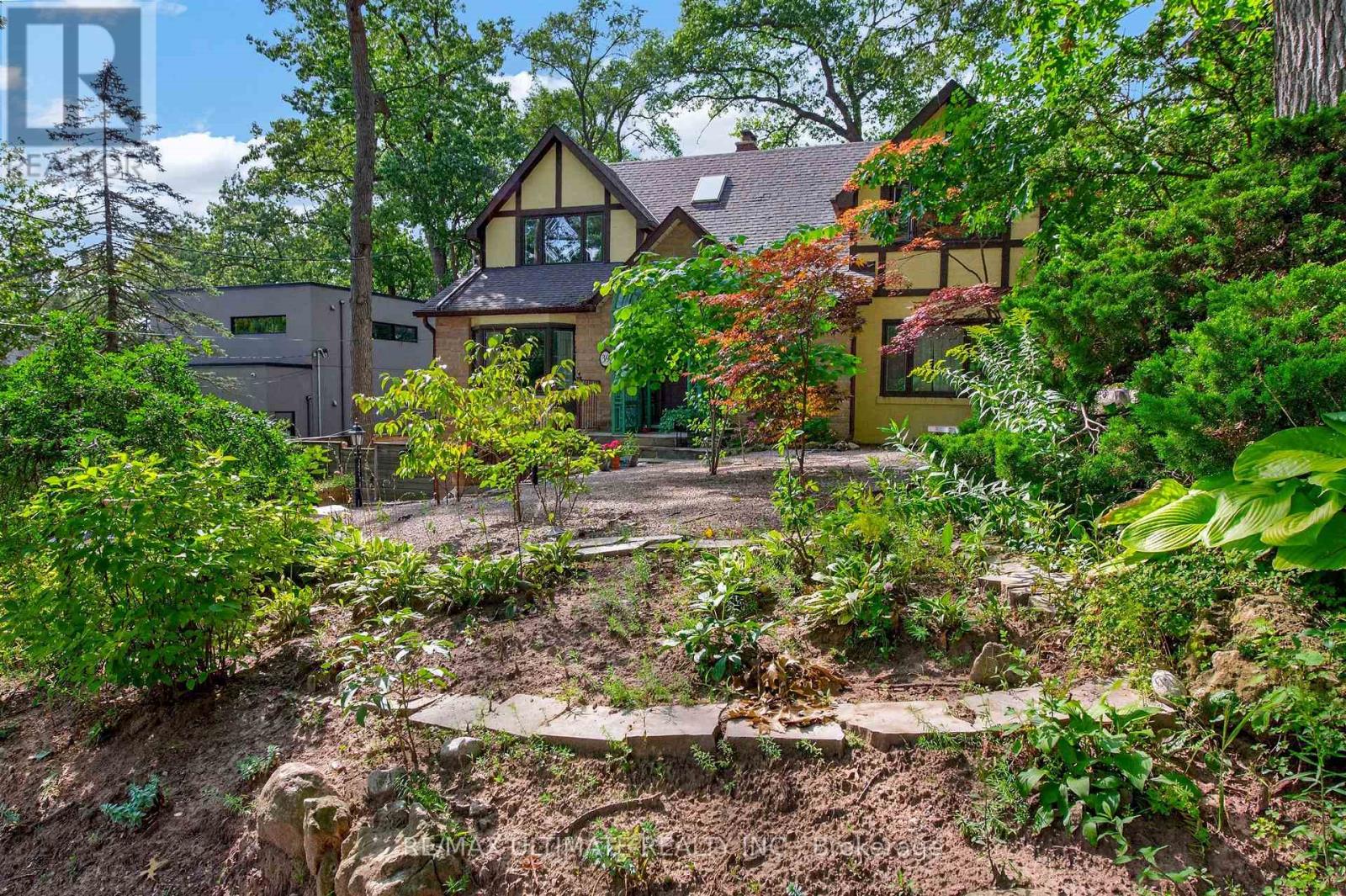 UPPER - 39 RIVERSIDE CRESCENT, Toronto (High Park-Swansea) — photo 2