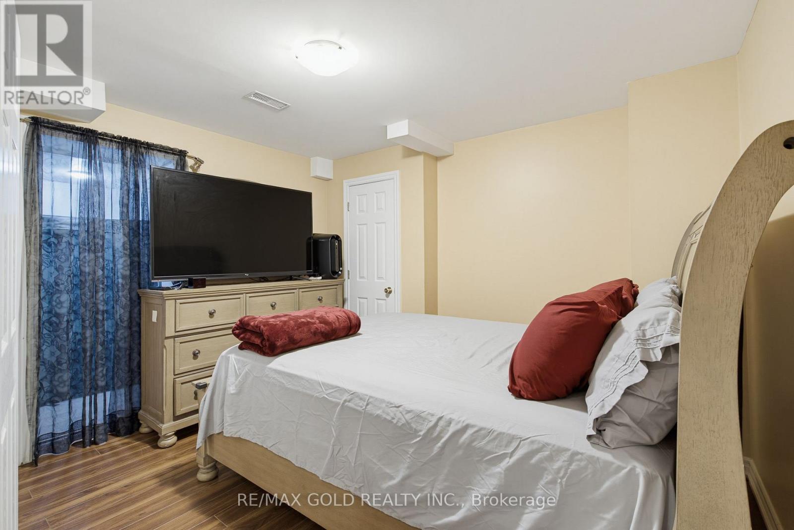 34 LEXINGTON ROAD - Image 30
