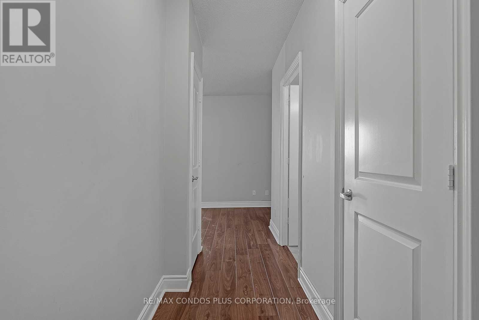 1906 - 16 BROOKERS LANE, Toronto (Mimico) — photo 2