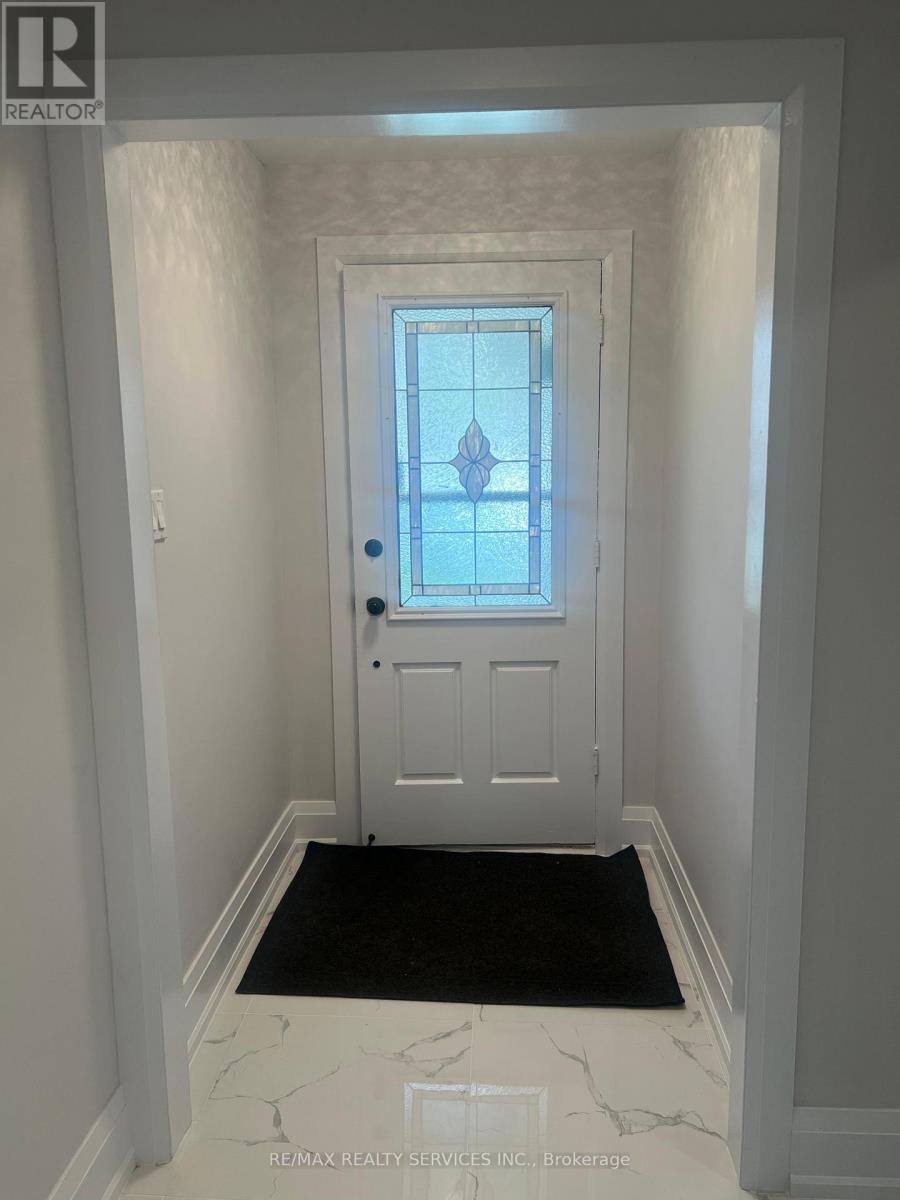42 DUNDALK CRESCENT, Brampton (Heart Lake West) — photo 2