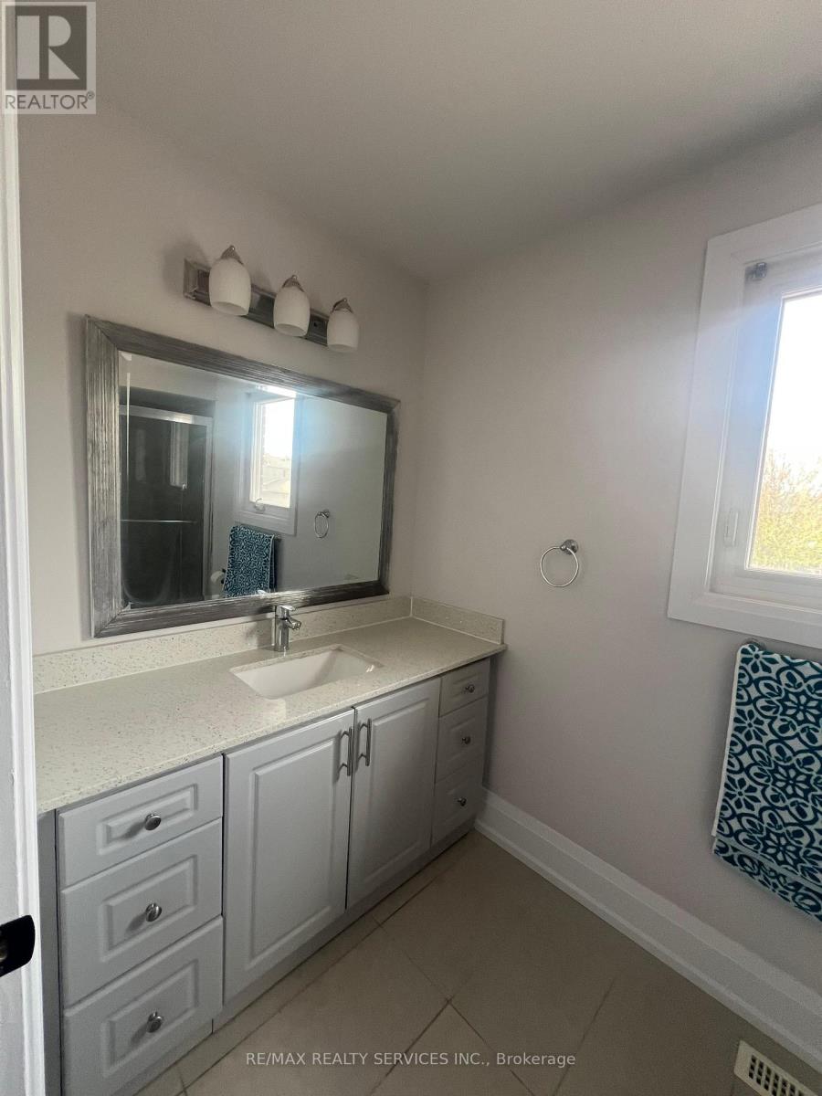42 DUNDALK CRESCENT, Brampton (Heart Lake West) — photo 8