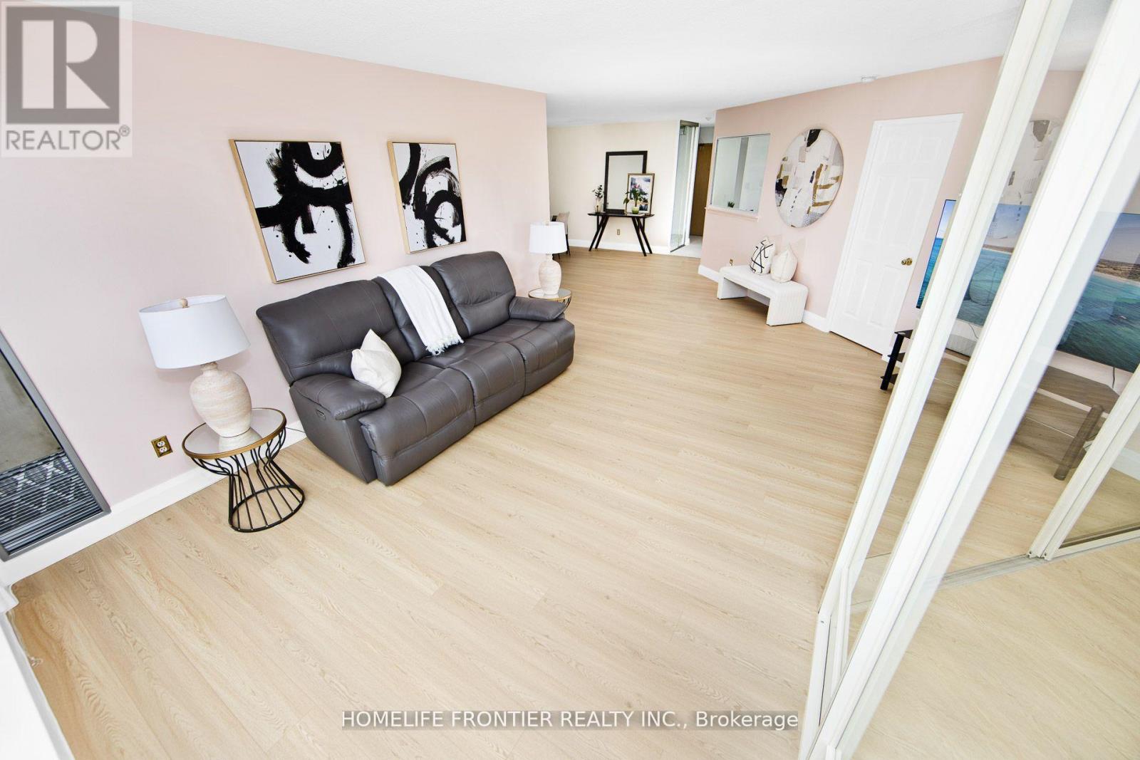 440 - 22 SOUTHPORT STREET, Toronto (High Park-Swansea) — photo 4