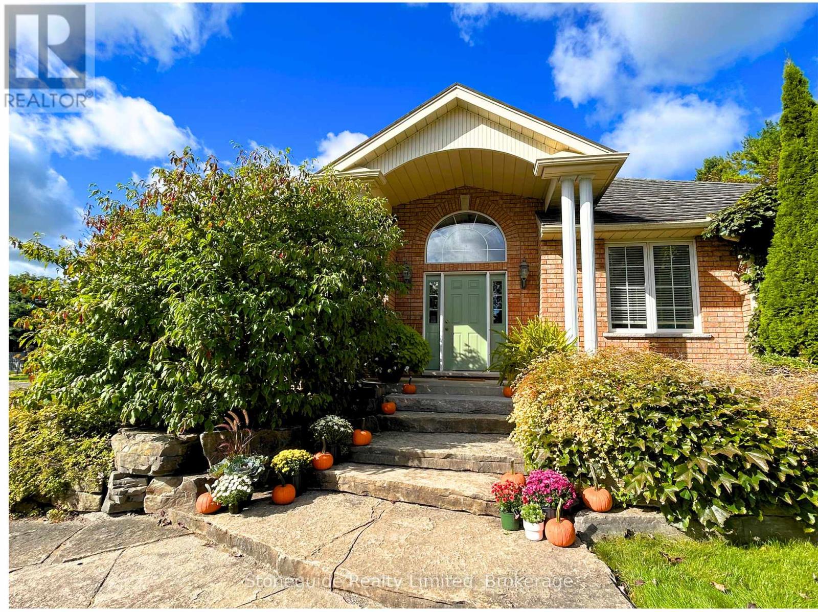 1580 COLLEGE PARK DRIVE, Peterborough (Otonabee Ward 1)
