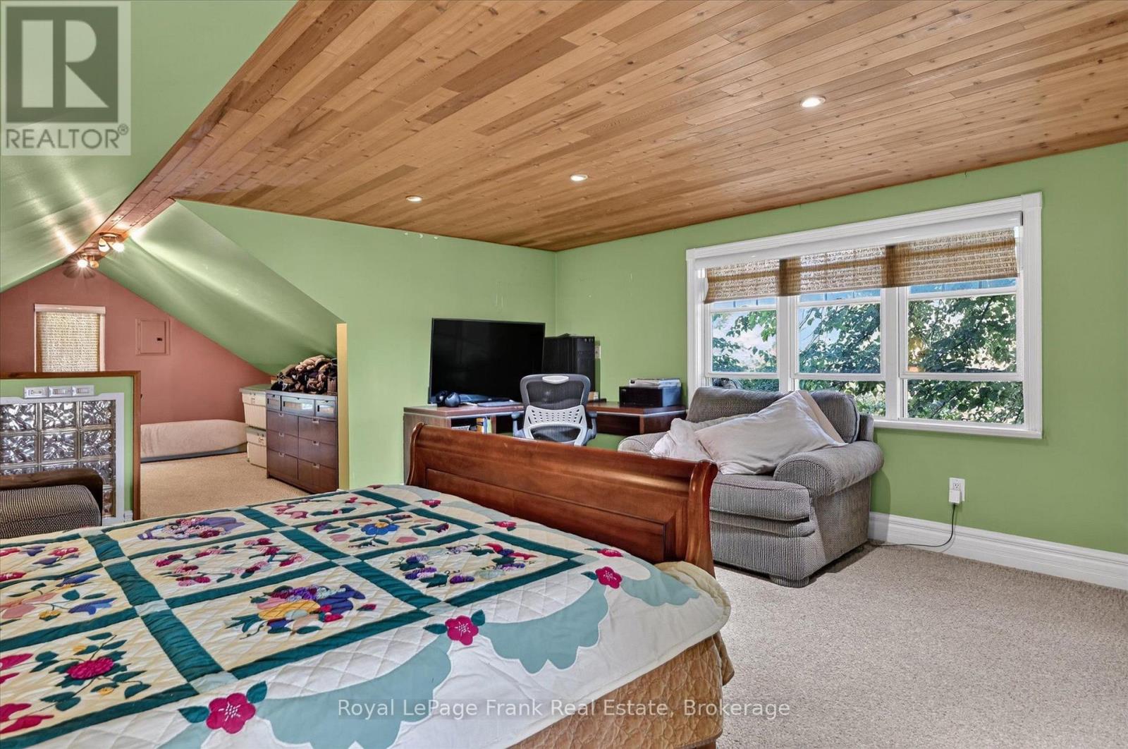 404 LONDON STREET - 16