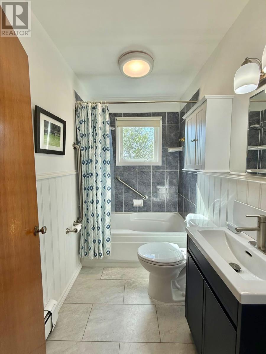 413 Balaklava Road E, Westmoreland — photo 6