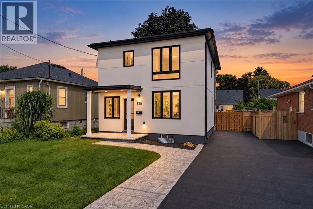 325 QUEENSDALE Avenue E, Hamilton — photo 2