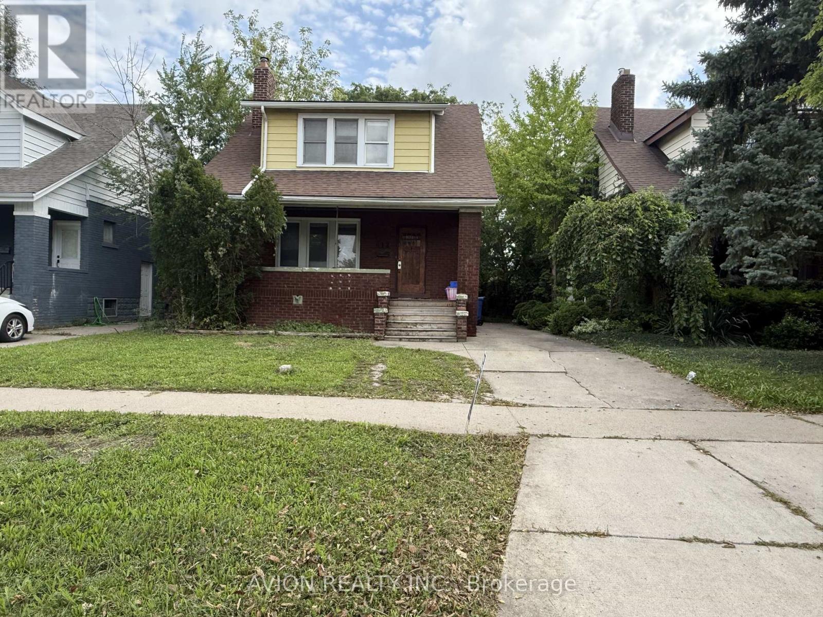 412 PARTINGTON AVENUE, Windsor — photo 2