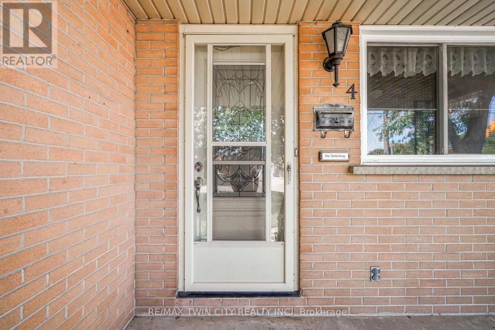 4 WADDINGTON STREET, Brantford — photo 6