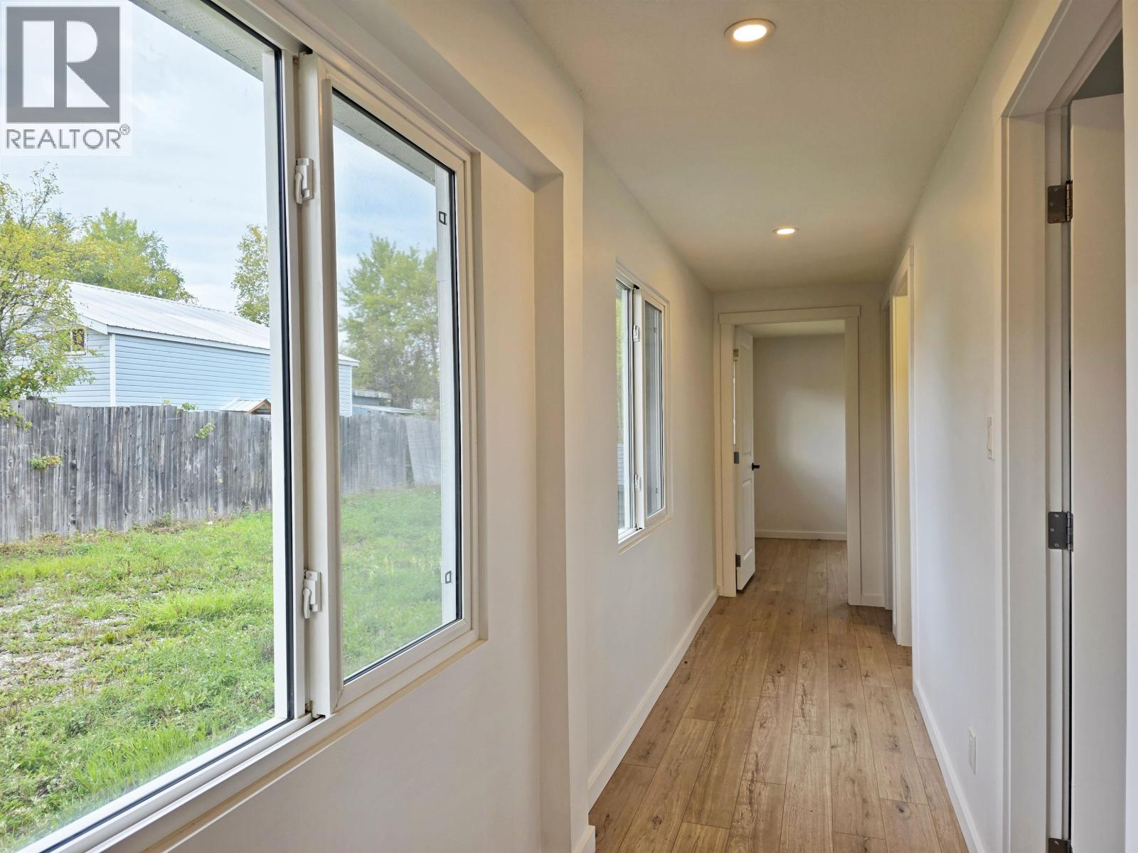 1916 BALSAM AVENUE - 9