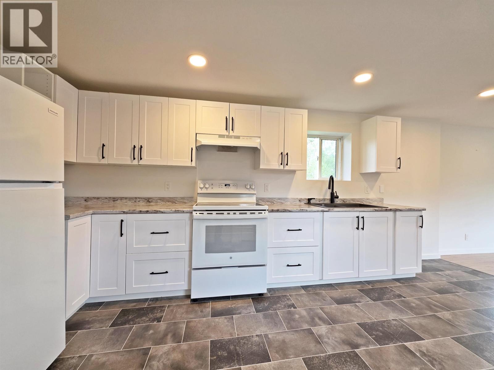 1916 BALSAM AVENUE, Quesnel