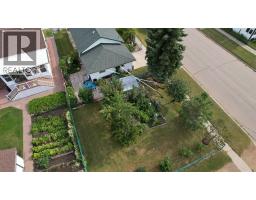 220 6 Avenue W, Hanna, AB T0J1P0 Photo 37