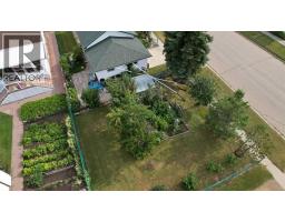 220 6 Avenue W, Hanna, AB T0J1P0 Photo 33