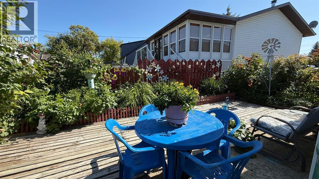 220 6 Avenue W - 41