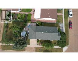 220 6 Avenue W, Hanna, AB T0J1P0 Photo 34