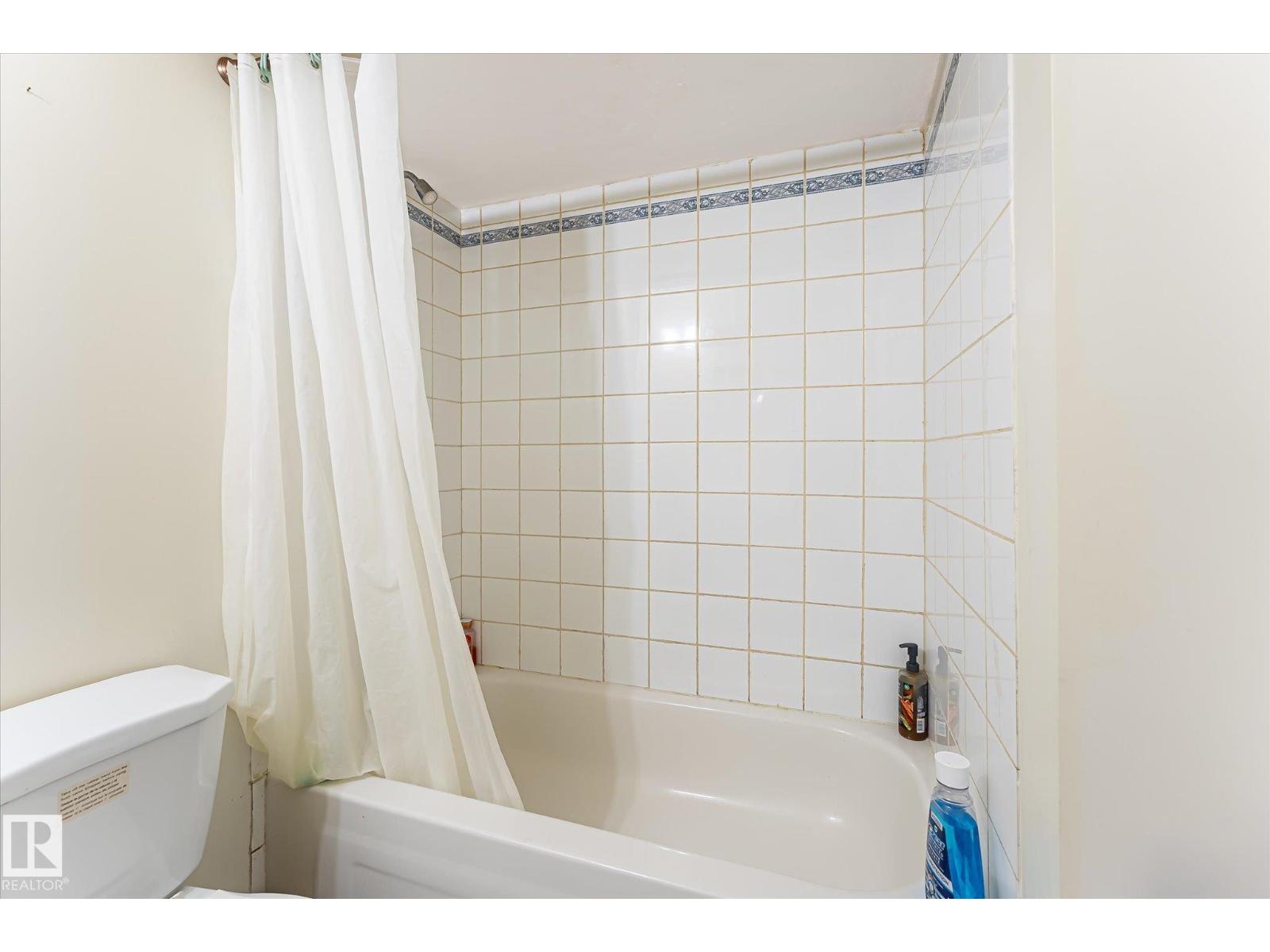 7712 187 ST NW - 10