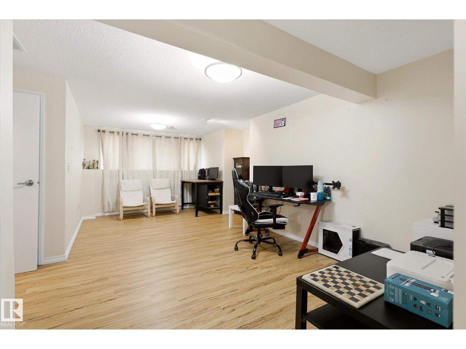 7712 187 ST NW - 15