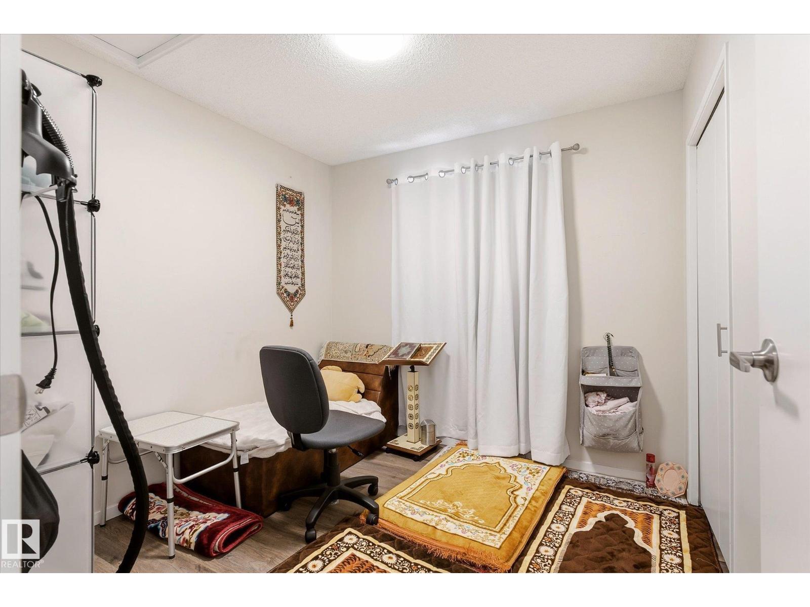 7712 187 ST NW - 21