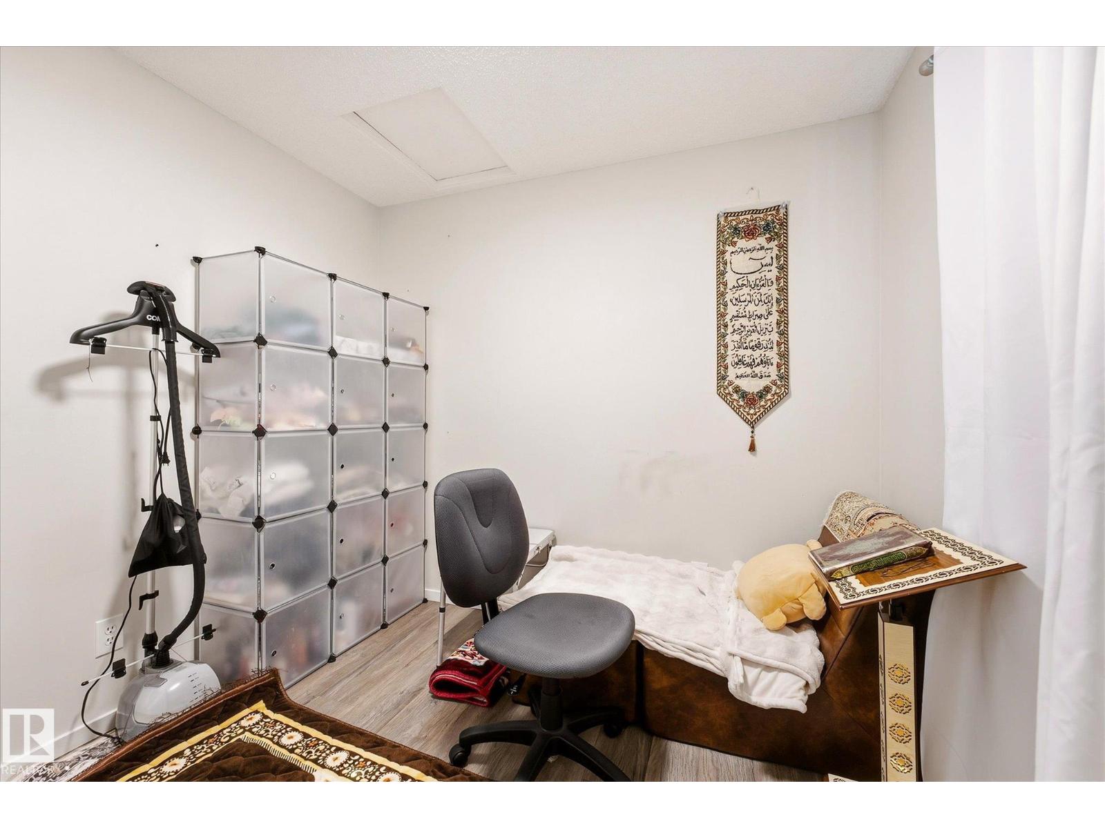7712 187 ST NW - 20