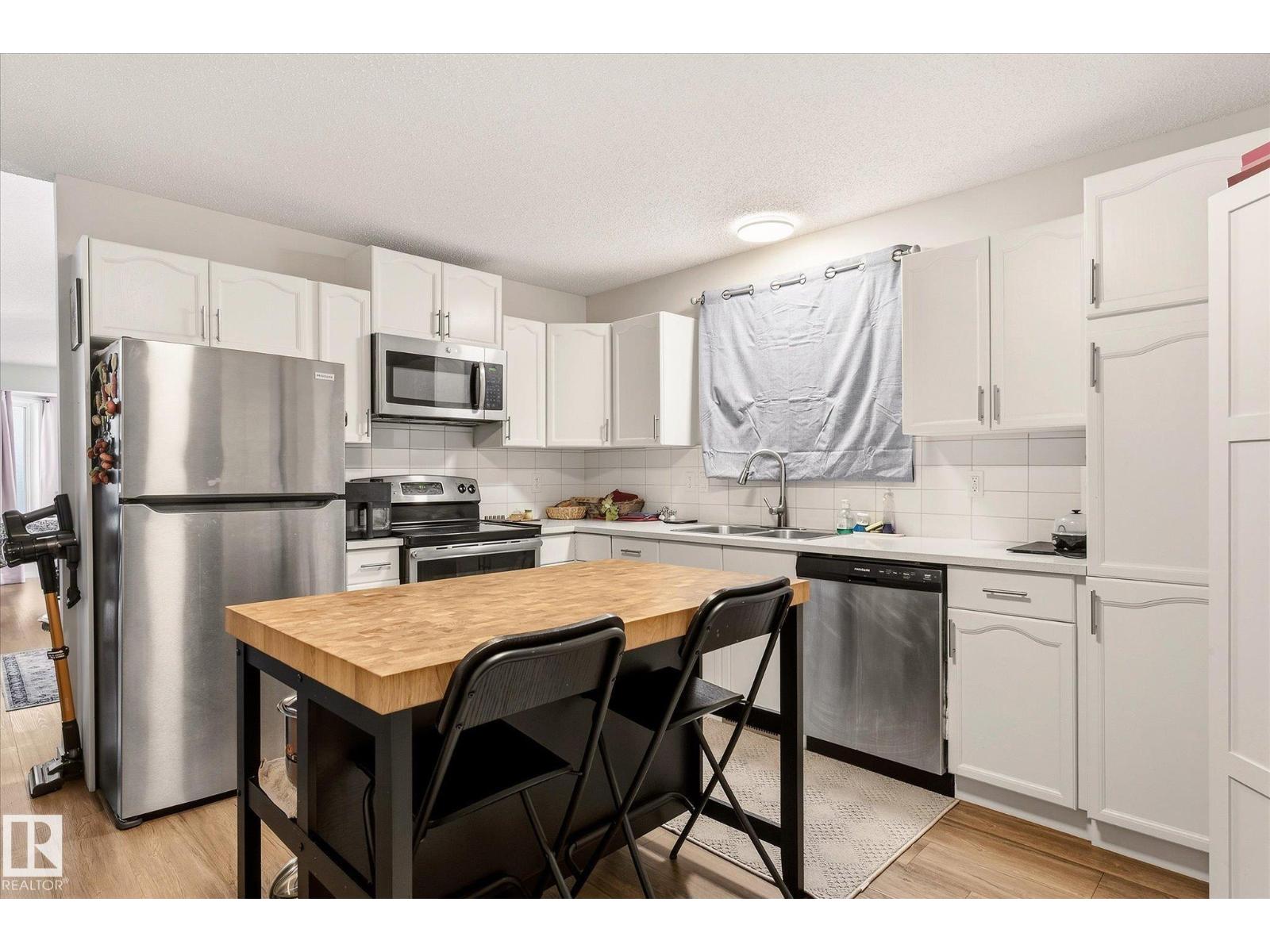 7712 187 ST NW - 28