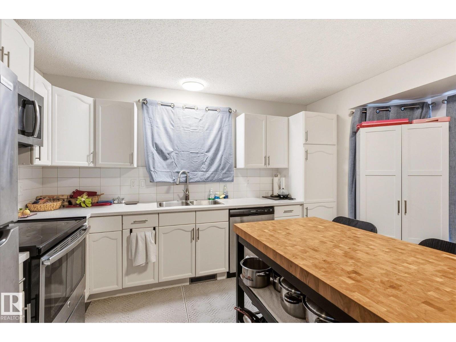 7712 187 ST NW - 26