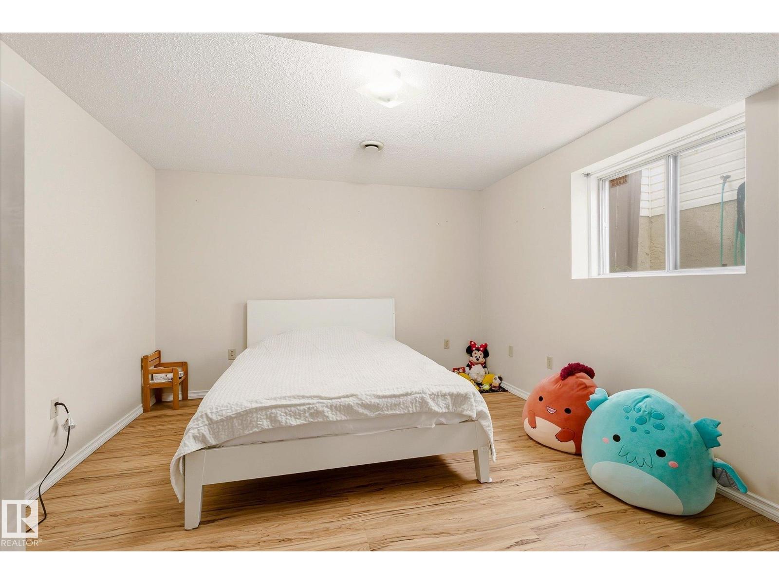 7712 187 ST NW - 7