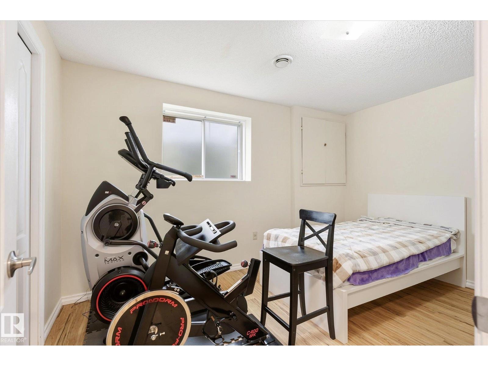 7712 187 ST NW - 8