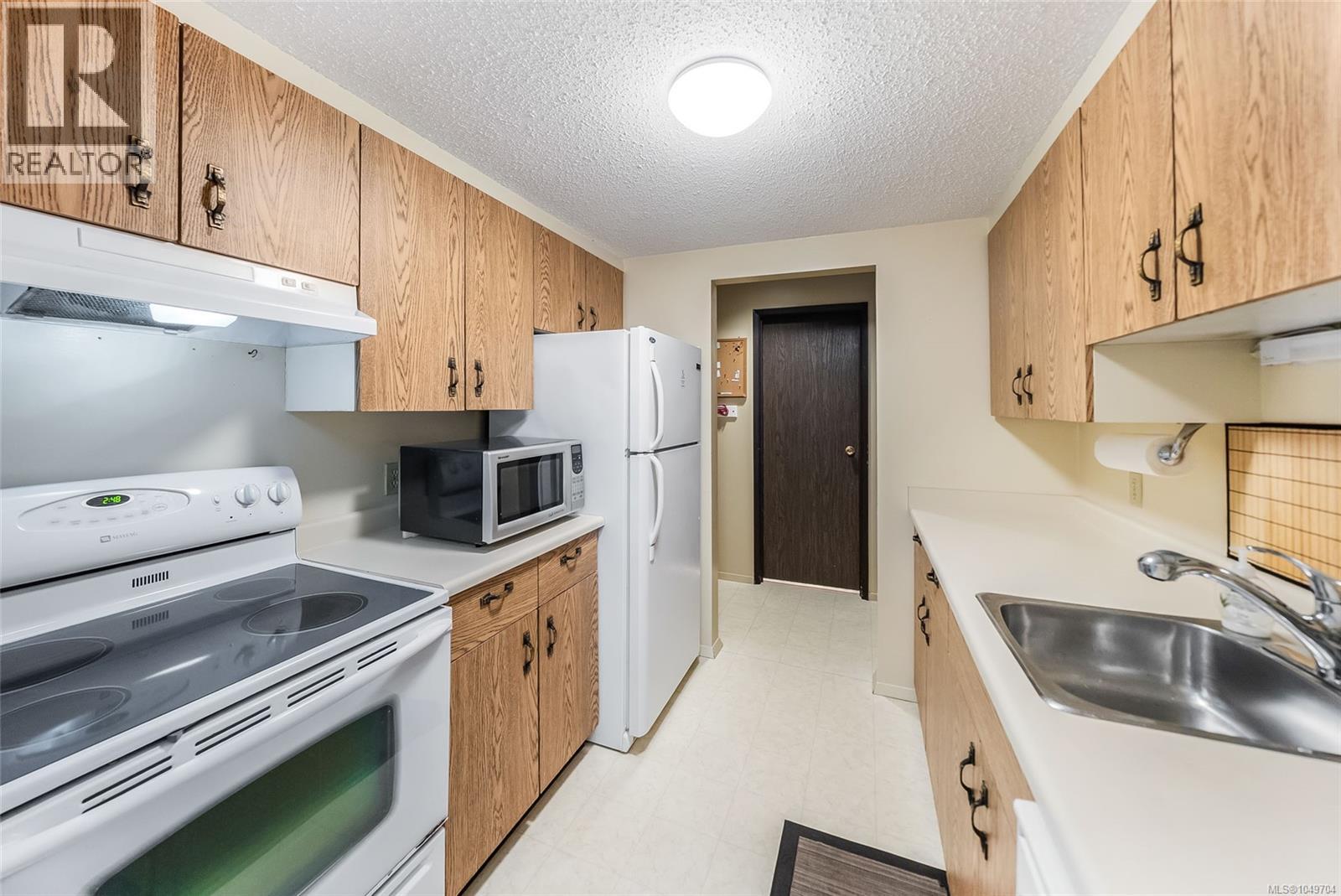 403 3555 Outrigger Rd, Nanoose Bay