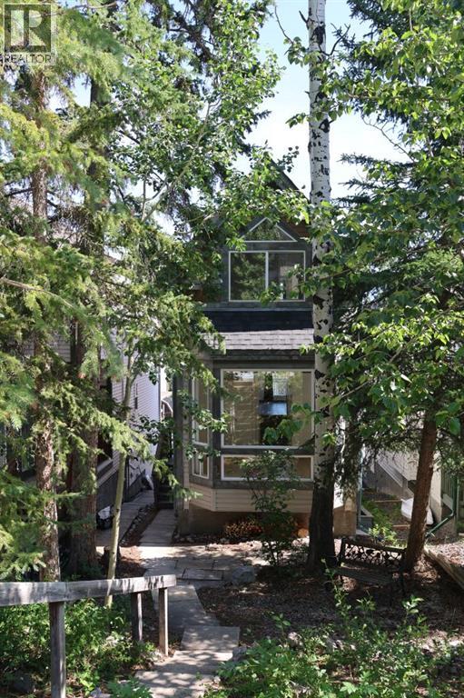 952 Wilson Way, Canmore — photo 2