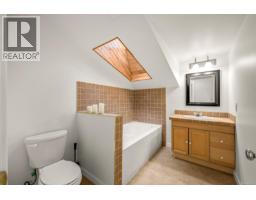 2612 Dunsmuir Ave, Cumberland, BC V0R1S0 Photo 13