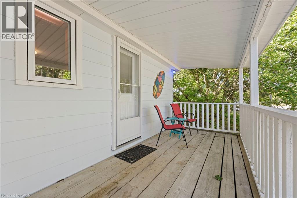 37 WOODSTOCK Avenue, Long Point — photo 3