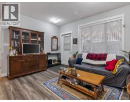 2070 Lawrence Avenue, Penticton, BC V2A9G6 Photo 43