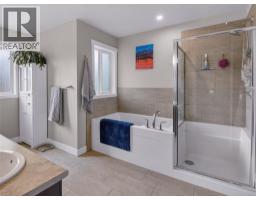 2070 Lawrence Avenue, Penticton, BC V2A9G6 Photo 29