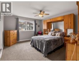 5pc Ensuite bath - 2070 Lawrence Avenue, Penticton, BC V2A9G6 Photo 18
