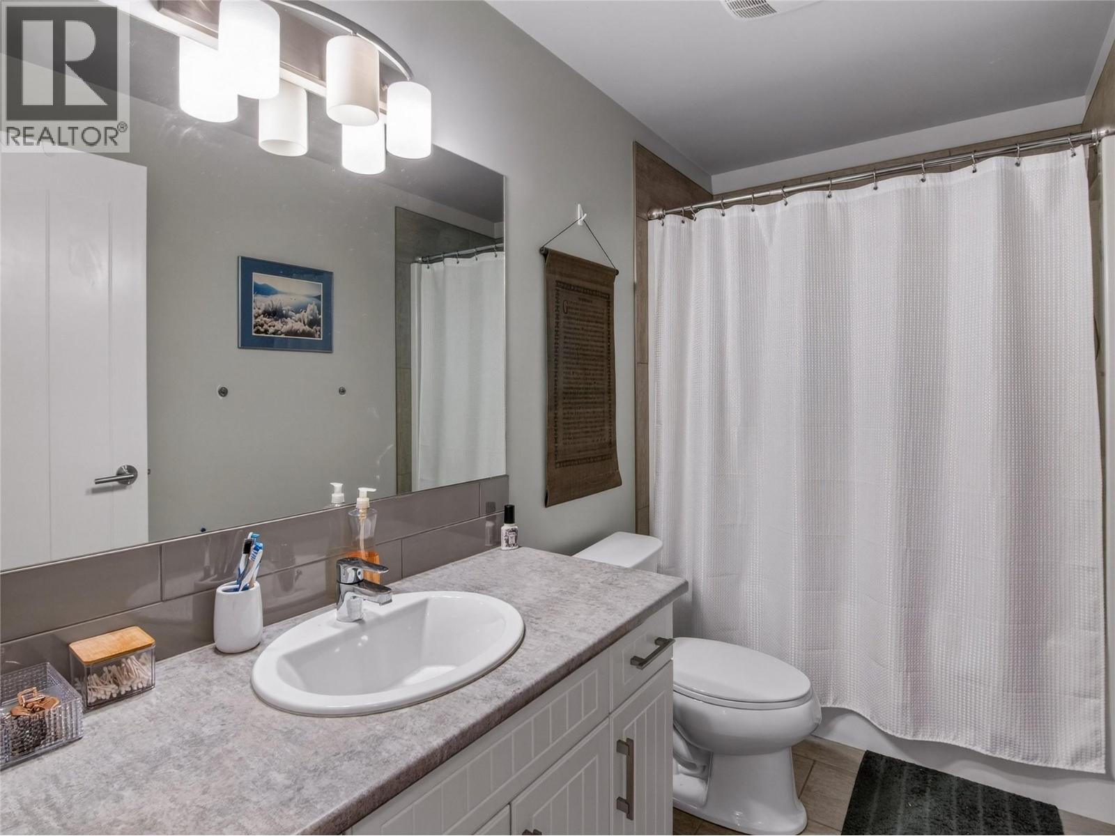2070 Lawrence Avenue, Penticton