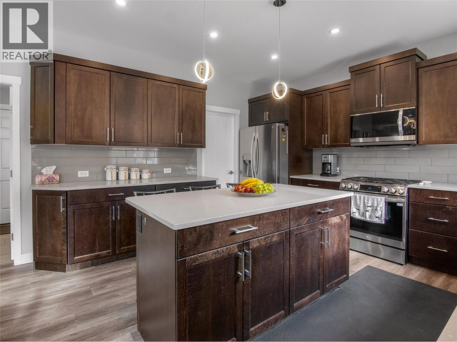 2070 Lawrence Avenue, Penticton — photo 5