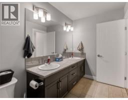 Primary Bedroom - 2070 Lawrence Avenue, Penticton, BC V2A9G6 Photo 17