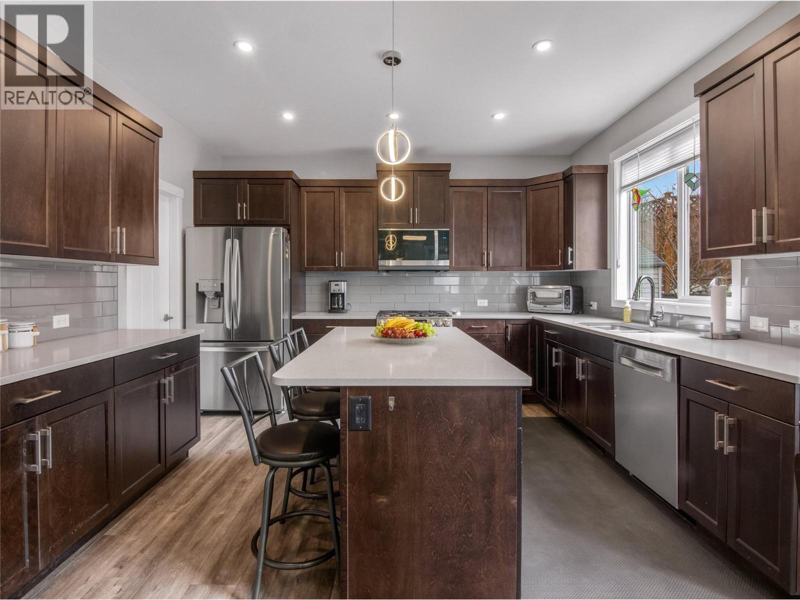 2070 Lawrence Avenue, Penticton — photo 4