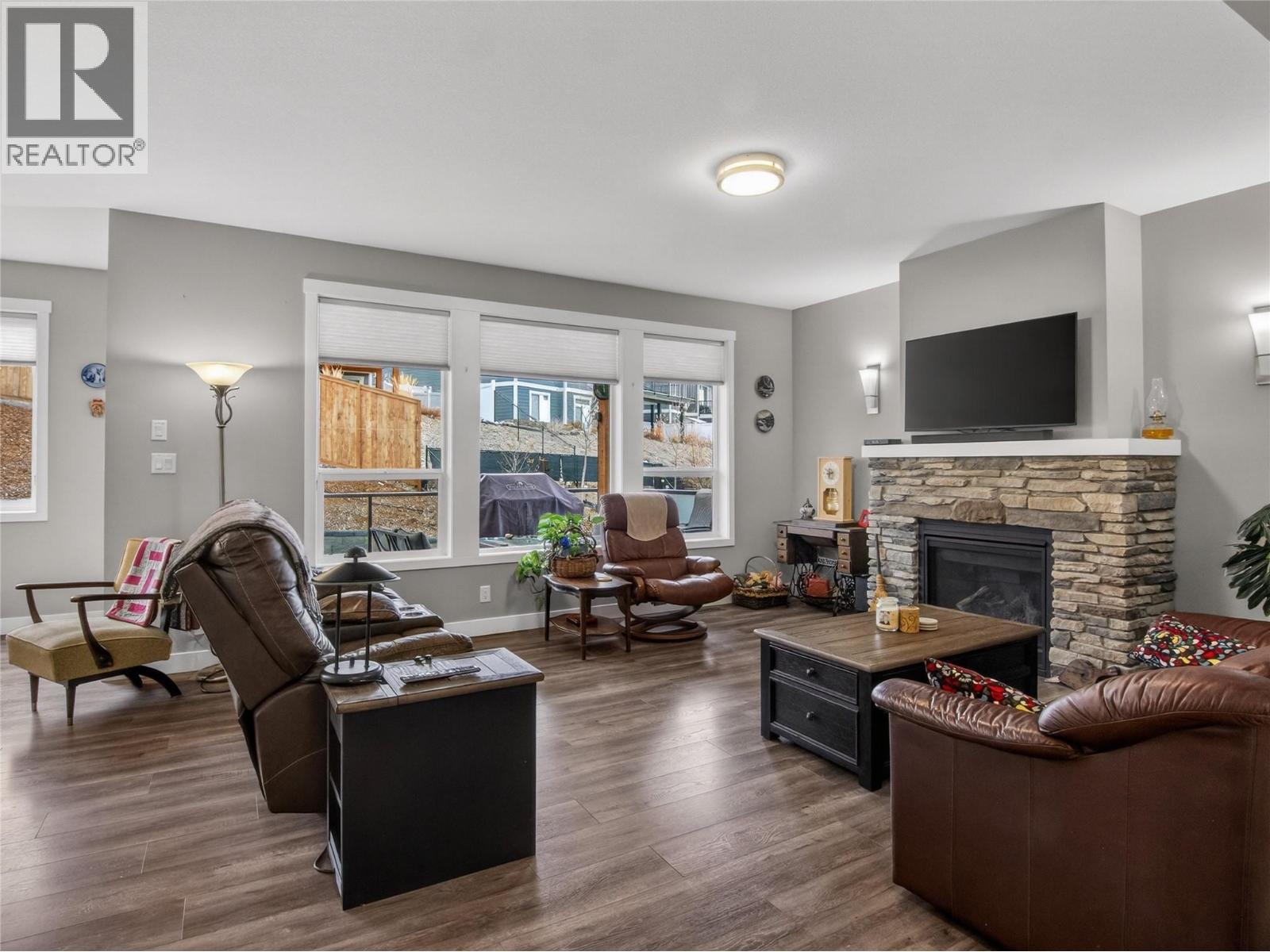2070 Lawrence Avenue, Penticton — photo 9